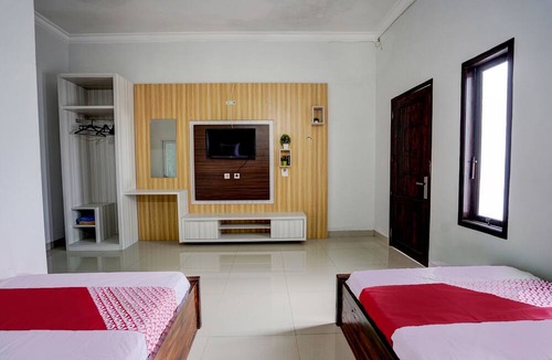 Gresik Hotel | OYO 92907 Miranda Hotel Syariah