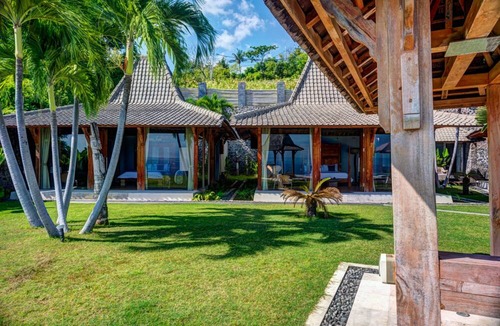Cempaga House | Palatial Wooden Villa, 4br, Lovina