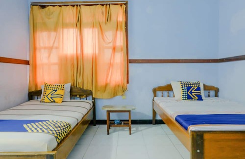 Peterongan Hotel | OYO 1971 Hotel Dewi