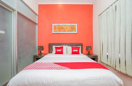 Gresik Hotel | OYO 1956 Kana Family Residence