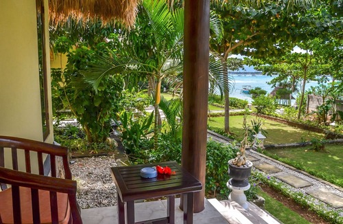 Mushroom Bay Hotel | Tamarind Beach Bungalows