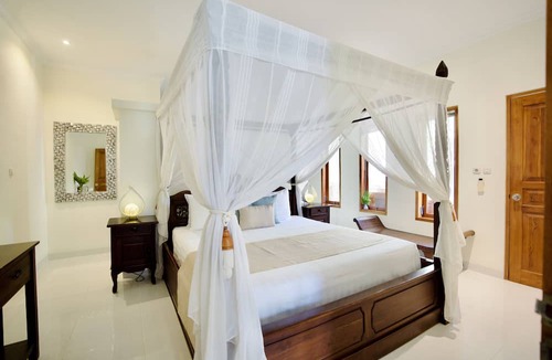 Gretek Hotel | Poinciana Resort Bali