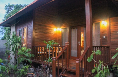 Mushroom Bay Bed & Breakfast | Pattri Garden Lembongan