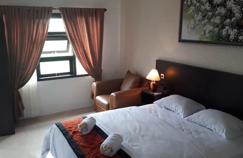 Banyuwangi House | de Lungguh Family Homestay