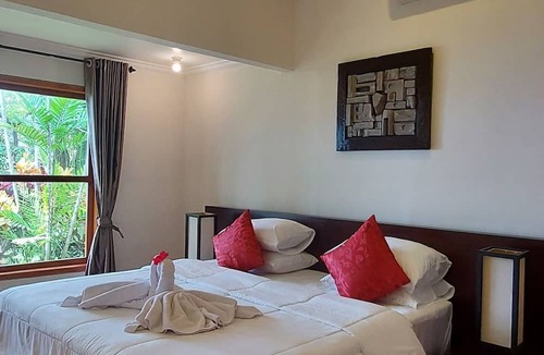 Bukti Villa | The Ning Beach & Villa