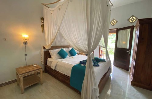 Mushroom Bay Hotel | Perdana Homestay Lembongan