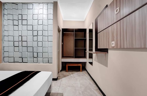 Suko Manunggal Hotel | Hotel O near Ciputra World Surabaya