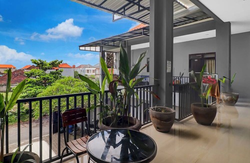 Sunset Road Hotel | Hotel O near Trans Studio Theme Park formerly Cyloam Residence