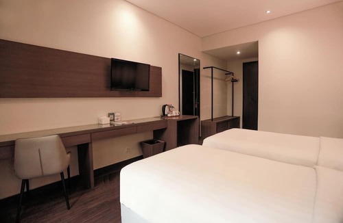 Kediri Hotel | Lotus Garden Hotel by Waringin Hospitality