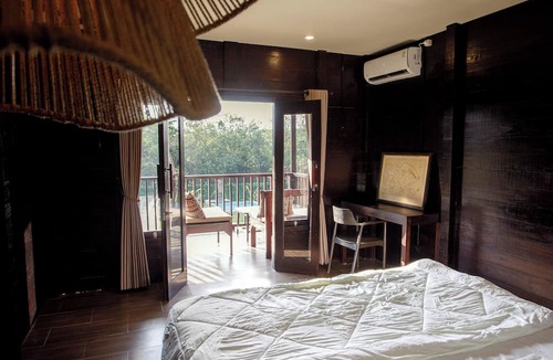 Beraban Hotel | Alpha Wolf Lodge