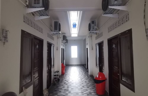Samarinda Hotel | Hotel O Madina Homestay