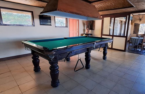 Batunya Hotel | Strawberry Hill Hotel & Restaurant