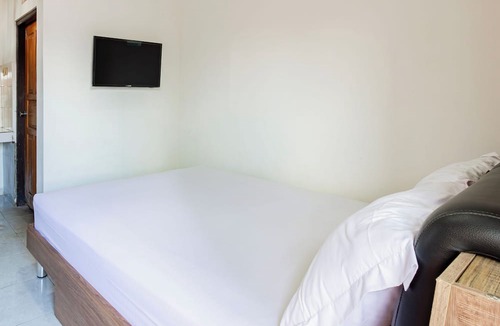 Pemogan Hotel | OYO 94091 Sn Guest House