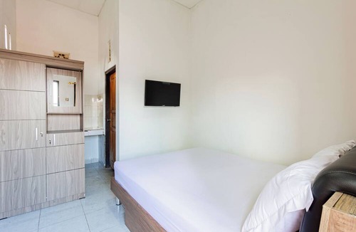 Pemogan Hotel | OYO 94091 Sn Guest House