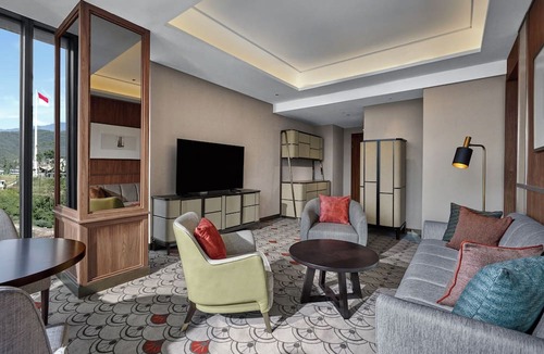 Lawe-lawe Hotel | Swissôtel Nusantara