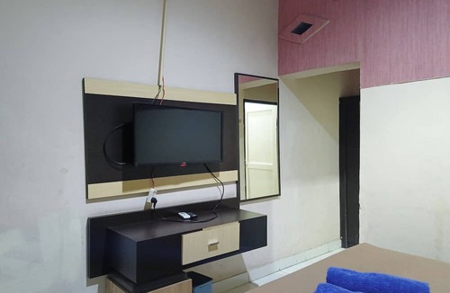 Tetebatu Hotel | OYO 93953 Kost Tamara Near Kantor Desa Sengka