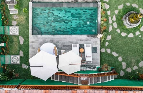 Celuk Bed & Breakfast | Rose luxury tropical eden forest view