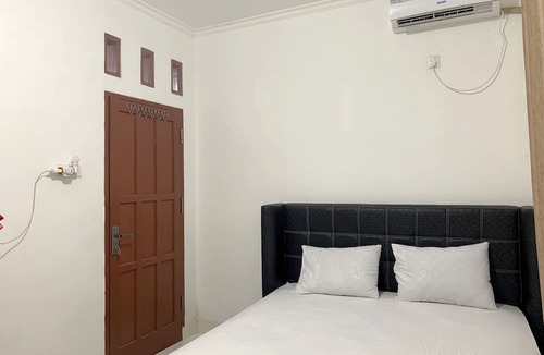 Balikpapan Hotel | SPOT ON 92544 Senja Homestay