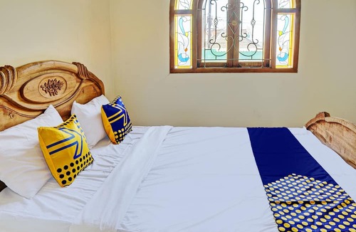 Gresik Hotel | SPOT ON 93144 Homestay H. Syarif Syariah - Bandar Gresik 2
