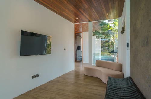 Padonan Villa | Casa Infinito