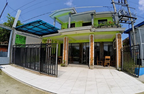 Kayangan Hotel | OYO 95309 Ijen Homestay