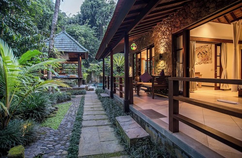 Petulu Hotel | D'Legon Villas