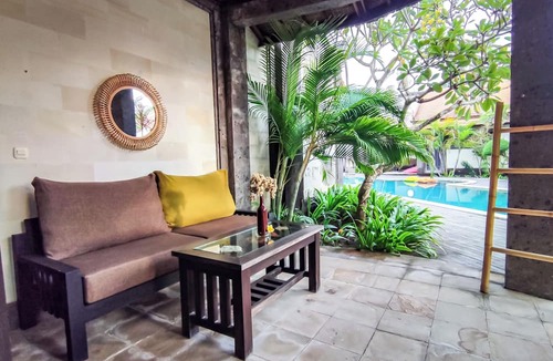Jungut Batu Hotel | Pondok Baruna Frangipani Resort