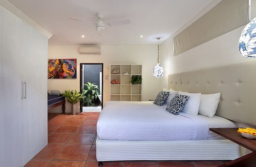 Central Seminyak Villa | Villa Elleo