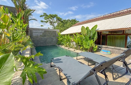 Suraberata Villa | Salty Cabin Sunset Views Yeh Leh Beach