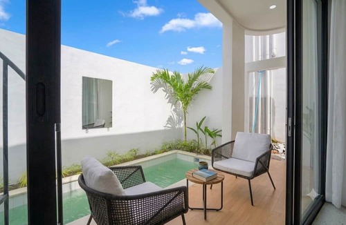 Seminyak Villa | New Rooftop Jacuzzi & Private Pool Villa near Canggu/Seminyak.