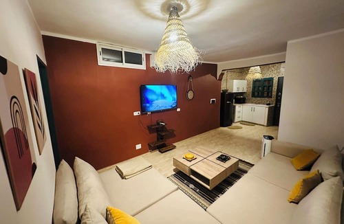 Borj Louzir House | Bohemian Bed&Breakfast house with AC l 2 minutes from airport