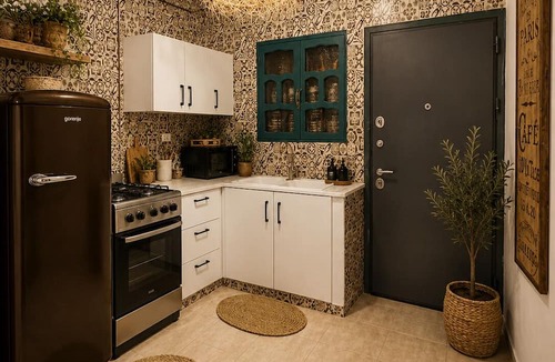 Borj Louzir House | Bohemian Bed&Breakfast house with AC l 2 minutes from airport