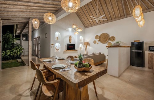Singakerta Villa | 1BR Romantic Getaway in Ubud, Villa Lojo with Private Pool
