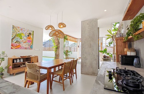 Jimbaran Villa | Charming Balangan Uluwatu Villa: 2-Bedroom with Lush Garden, 300m from the Beach
