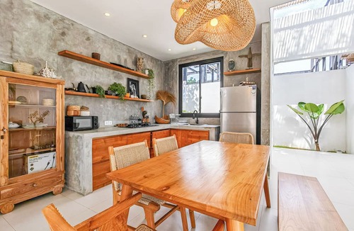 Jimbaran Villa | Charming Balangan Uluwatu Villa: 2-Bedroom with Lush Garden, 300m from the Beach