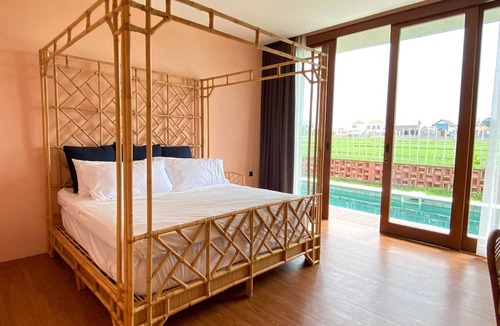 Cemagi Villa | Designer villa near rice fields. Super quiet, stylish with pool and rooftop view