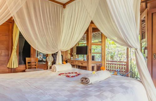 Purwakerti Villa | Timber Piece of Heaven - Amed