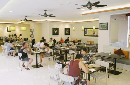Downtown Kuta Hotel | Hotel Terrace at Kuta