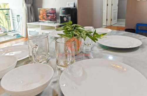 Kelapa Gading Barat Apartment | Luxury 2BR Gading Apt MOI Pool & Wi-Fi
