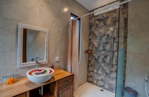 Melayang Cabin | Krish Villas A1 & A2 Ubud Jungle View Shared Pool