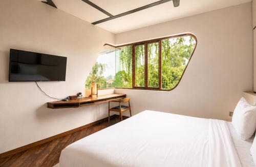 Pererenan Hotel | Modern 1-BR Loft with Art Deco Style Shared Pool