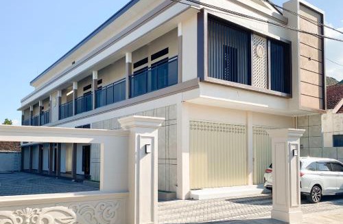 Tulungagung House | RedDoorz Syariah at Khaleza Tulungagung
