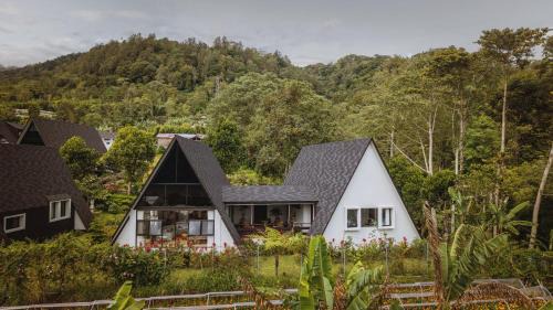 Bedugul Cabin | Buyan Lakeside Villas