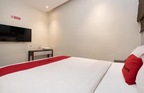 Samarinda Hotel | RedDoorz Plus @ UNO Jalan Merak Samarinda