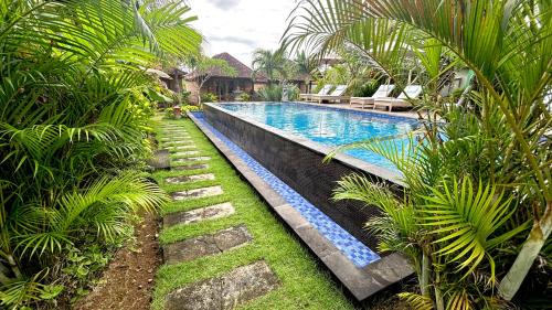 Mushroom Bay Resort | Gedong Nusa Huts