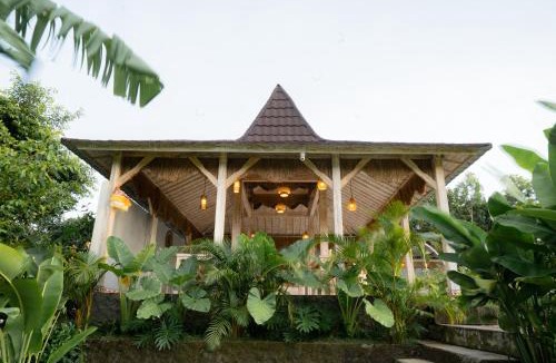 Penida Island House | Ratna's Green Hill Penida by Bali Cabin
