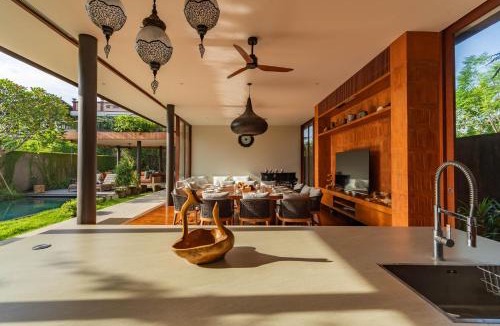 Jimbaran Bay Villa | Rosa Village - Luxury 4 Bedrooms Villa, Walkable to Beach