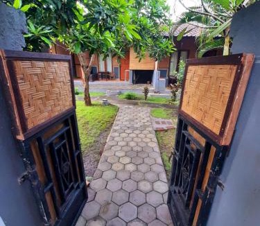 Pejarakan Hotel | Taman Menjangan homestay by SnorkelingMenjangan