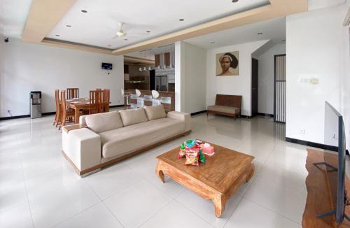 Tibubeneng Hotel | The Lavana Dzawani Villa Berawa Kuta Bali 3 Bedroom Villa
