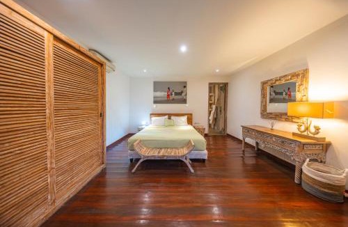 Padonan Villa | Lovely Canggu 4BR Private Pool Villa with Sundeck! 10mins Ride to Beach